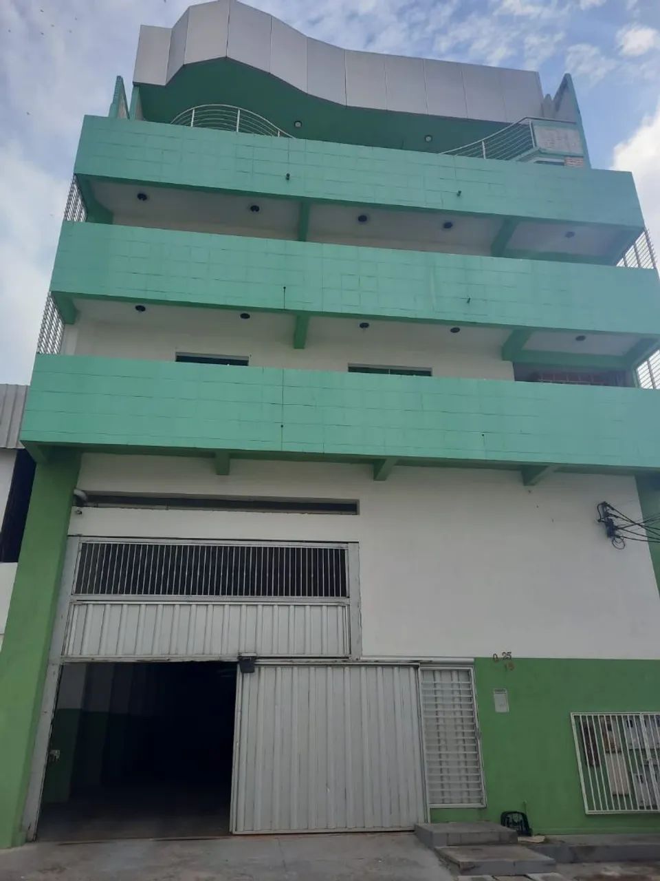 Conj. Aruanã apto com 1 vaga de garagem 