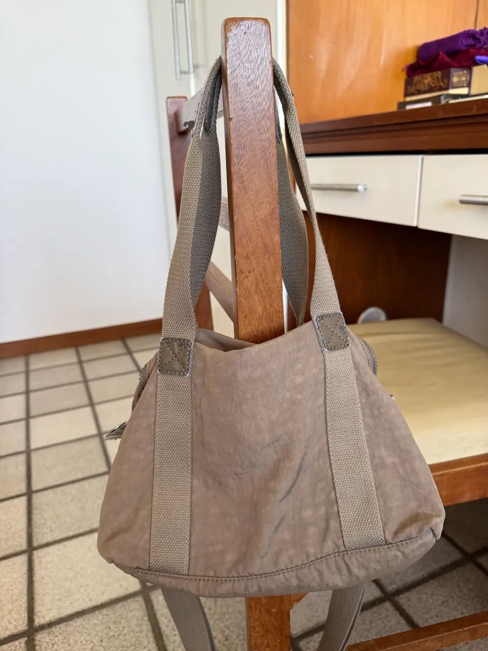 Bolsa Kipling original com macaquinho e alça longa - Foto 2