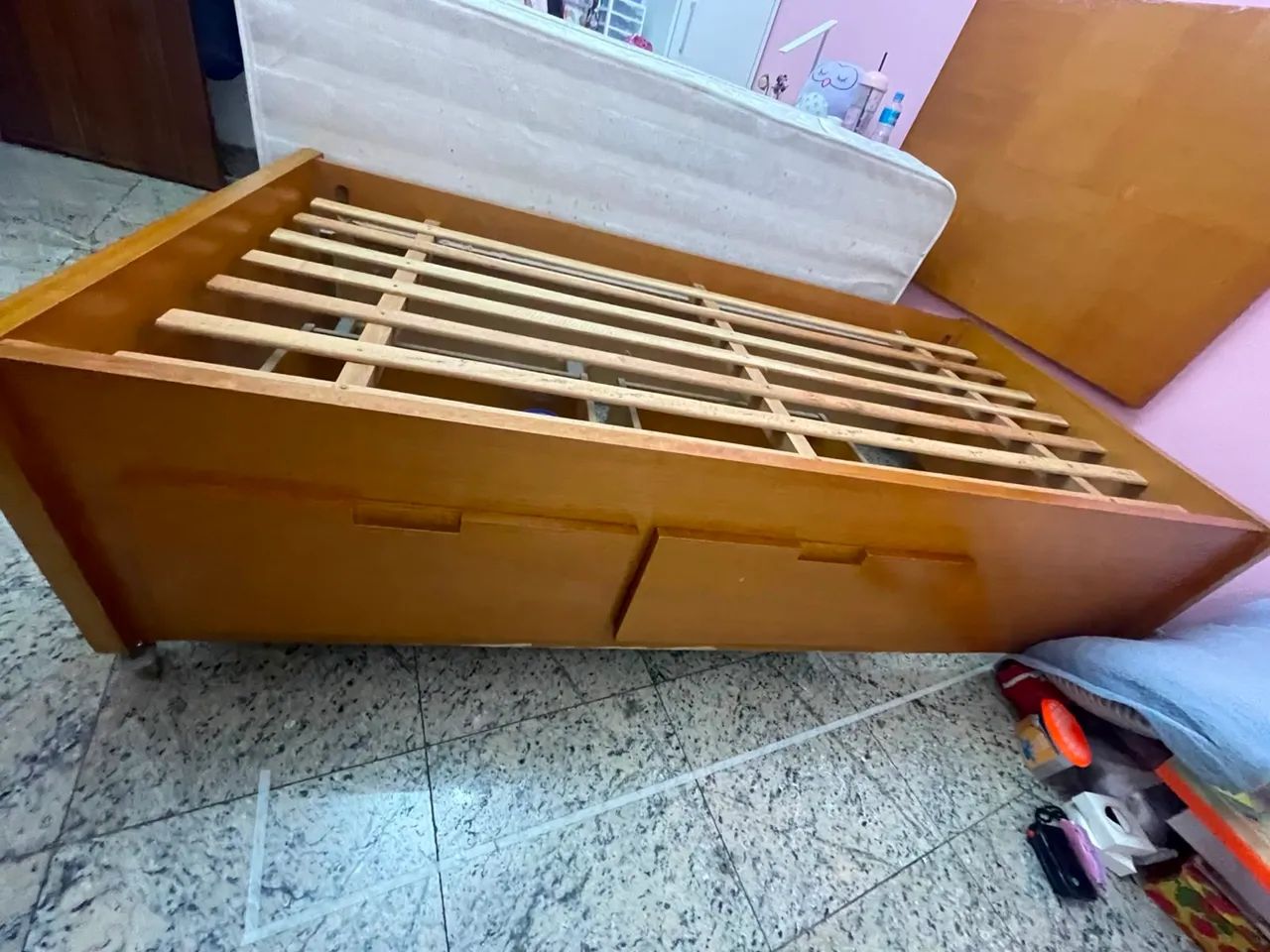 BASE DE CAMA DE SOLTEIRO - NEGOCIO O PREÇO 