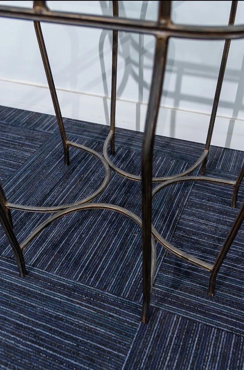 Mesa Lateral em Ferro Fundido com Tampo de Vidro Bisotado - Foto 3
