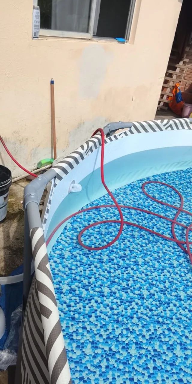Vendo piscina 5.400 litros está nova pouco usada 3 mês de uso vai com filtro e capa  - Foto 2