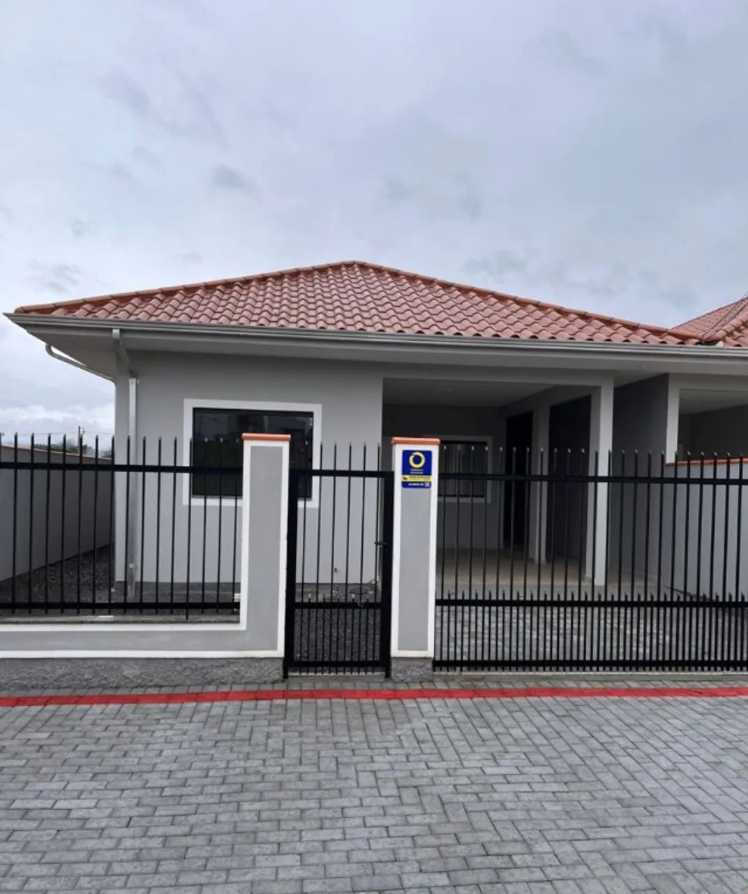Casa dois dormitórios nova com garagem 