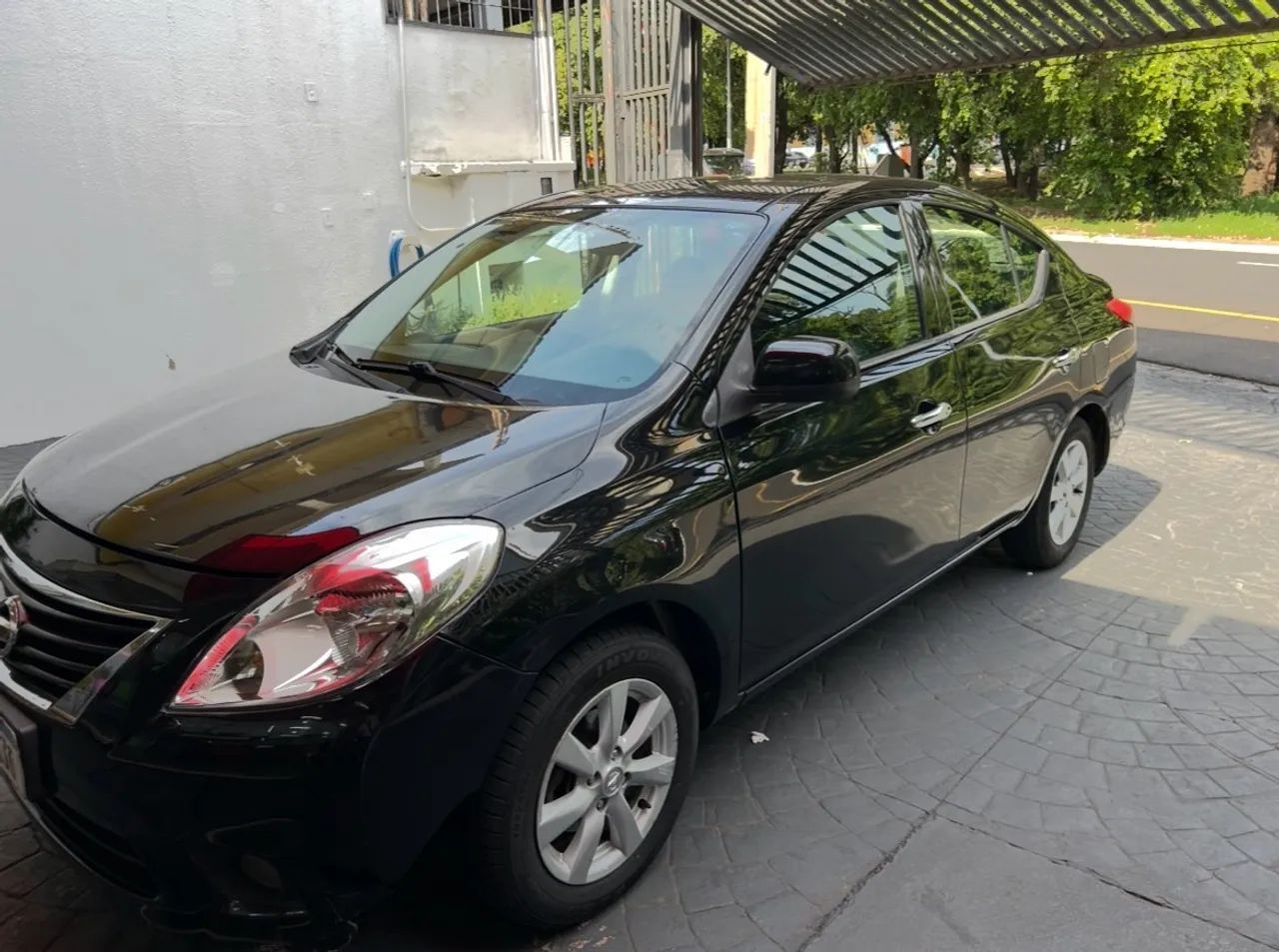 Nissan Versa 1.6 16V FLEX SL 4P MANUAL 2013