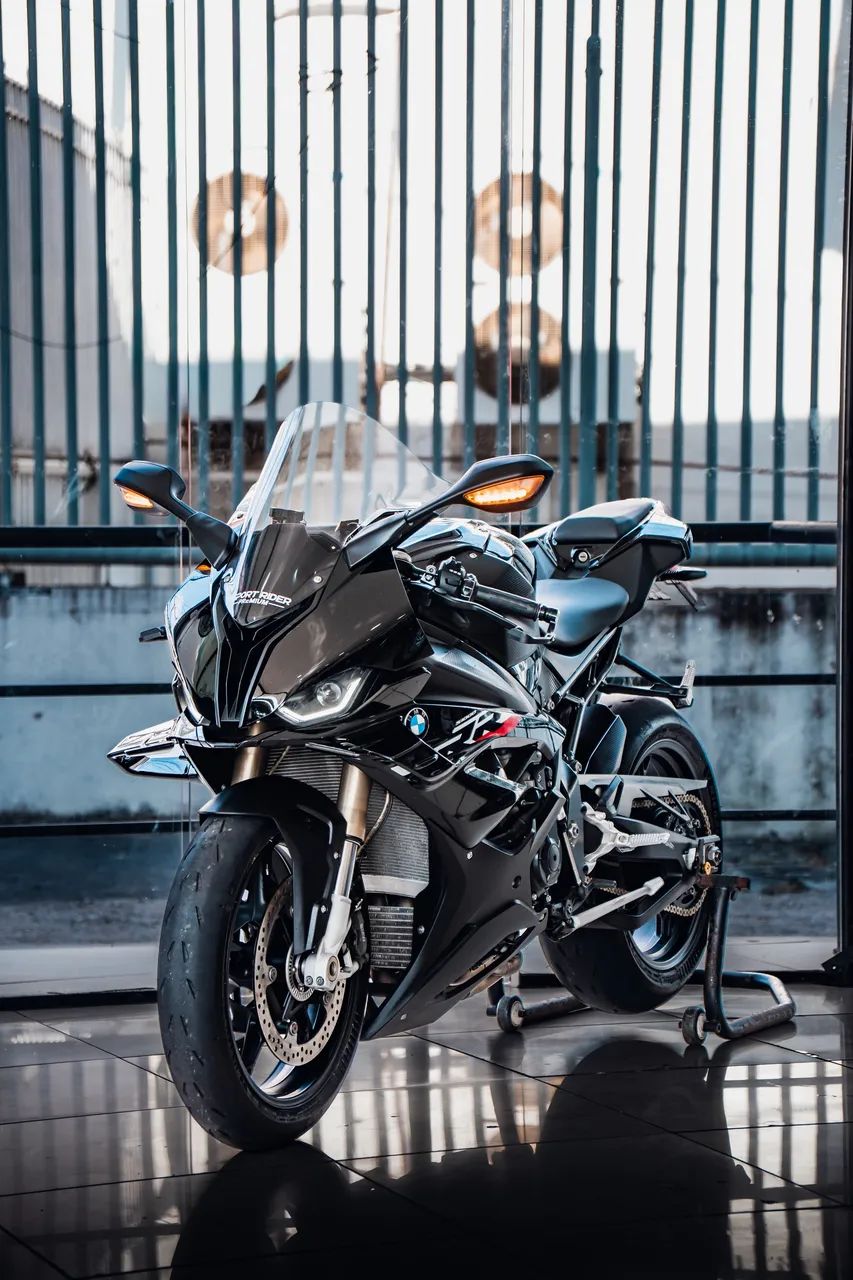 BMW S1000RR (2024)
