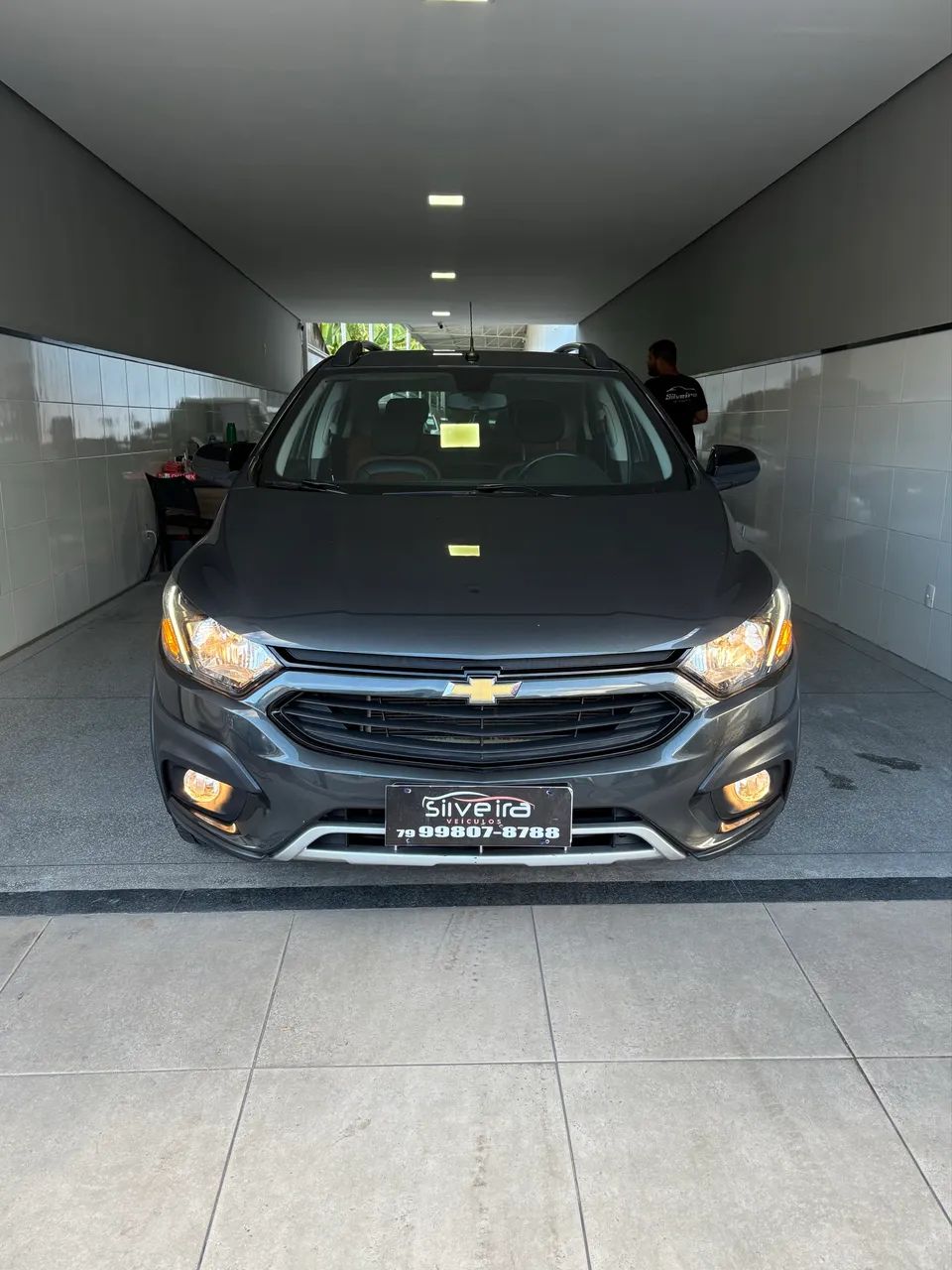 Chevrolet Onix Activ 1.4 8V Flex Mec. 4P 2018 - Foto 2