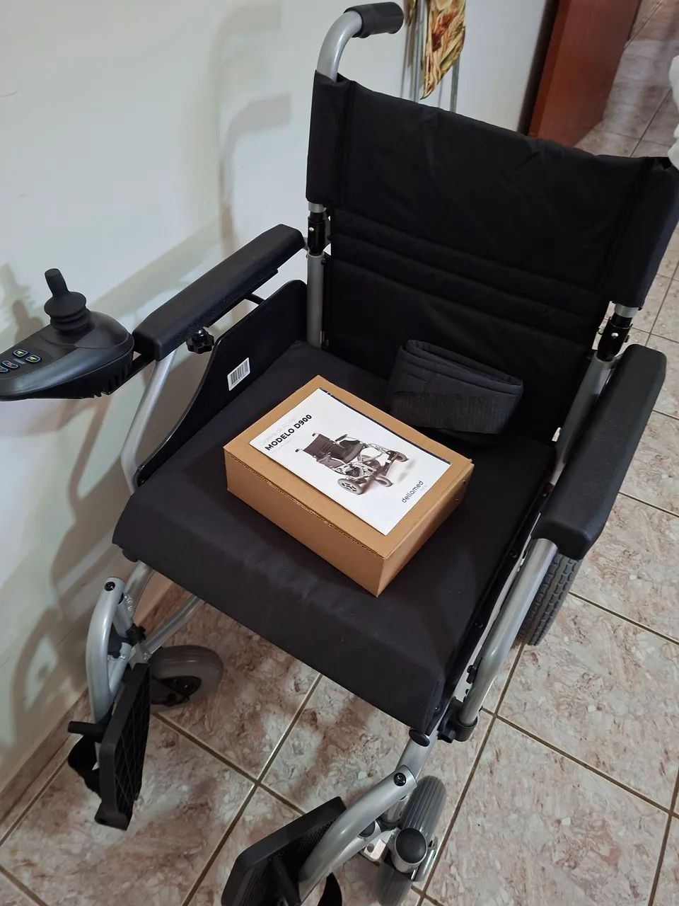Cadeira motorizada com almofada pneumática 