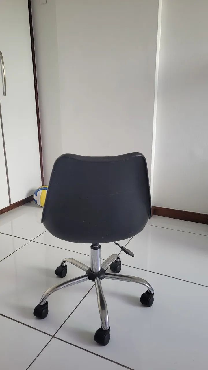 CADEIRA COM RODINHAS - Foto 3