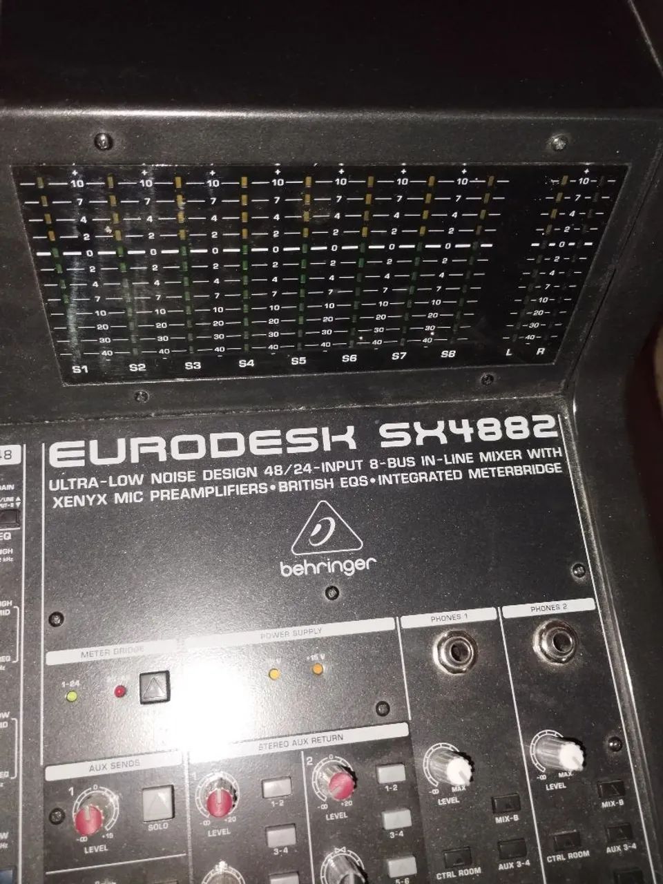 Mesa de som 48 canais Behringer B.A.R.A.T.O - Foto 5