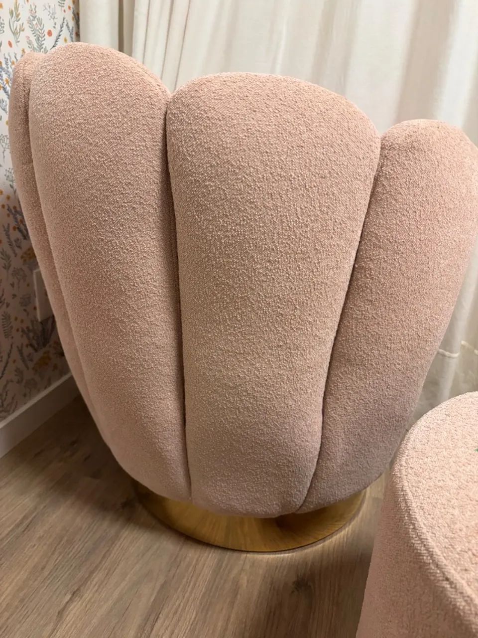 Poltrona petala fixa com puff rosa - Foto 3