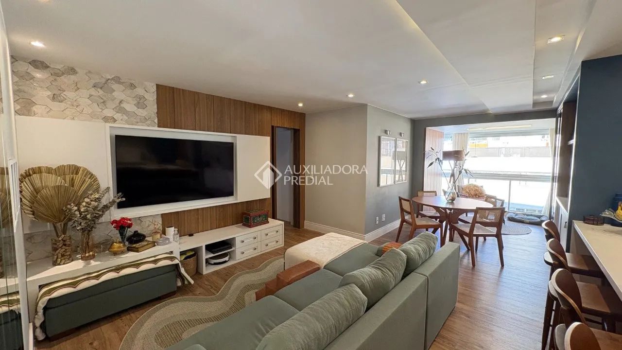 Apartamento de 4 dormitórios com suíte e 3 vagas de garagem no Córrego Grande - Foto 2