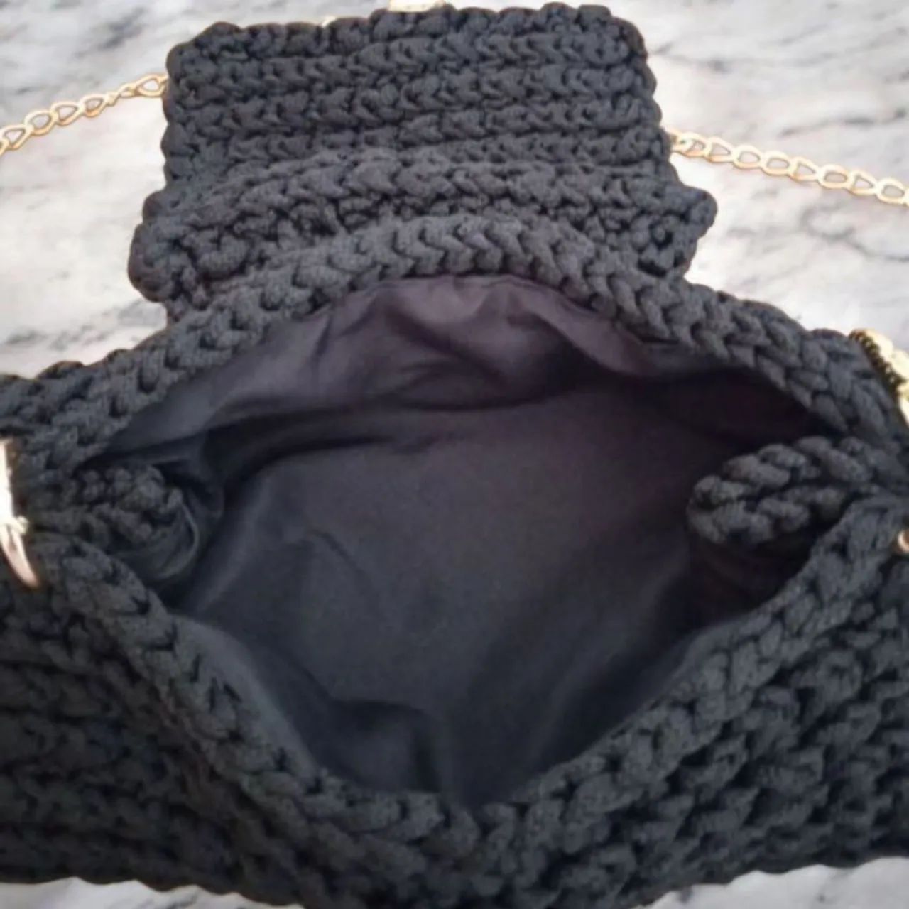 Bolsa Croche Preta Corrente Dourada - Foto 4