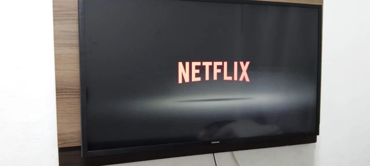 Vendo essa tv da marca Samsung de 40 polegadas SMART  - Foto 4