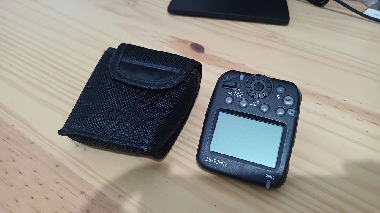 Kit Iluminação Yongnuo: Flash YN600EX-RT II + Rádio Transmissor YN-E3-RT - Foto 2