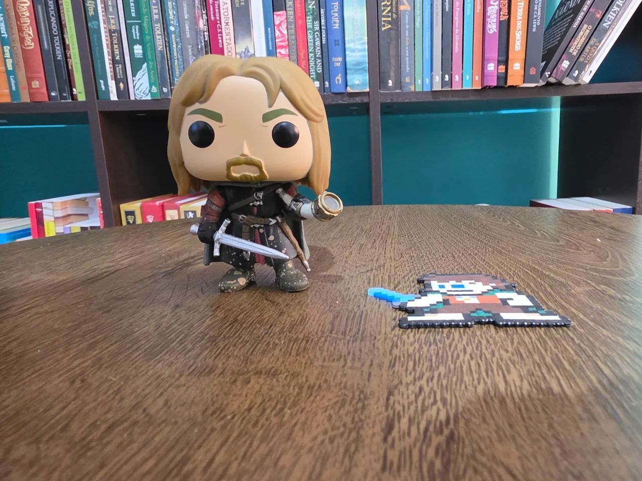 Funko pop Boromir sem caixa e com brinde 