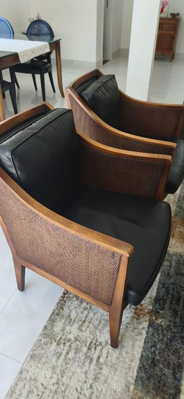 Poltronas em madeira 