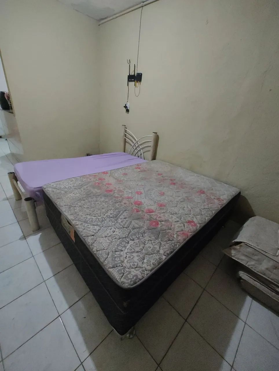 vendo 1 cama de casal e 1 cama de solteiro 