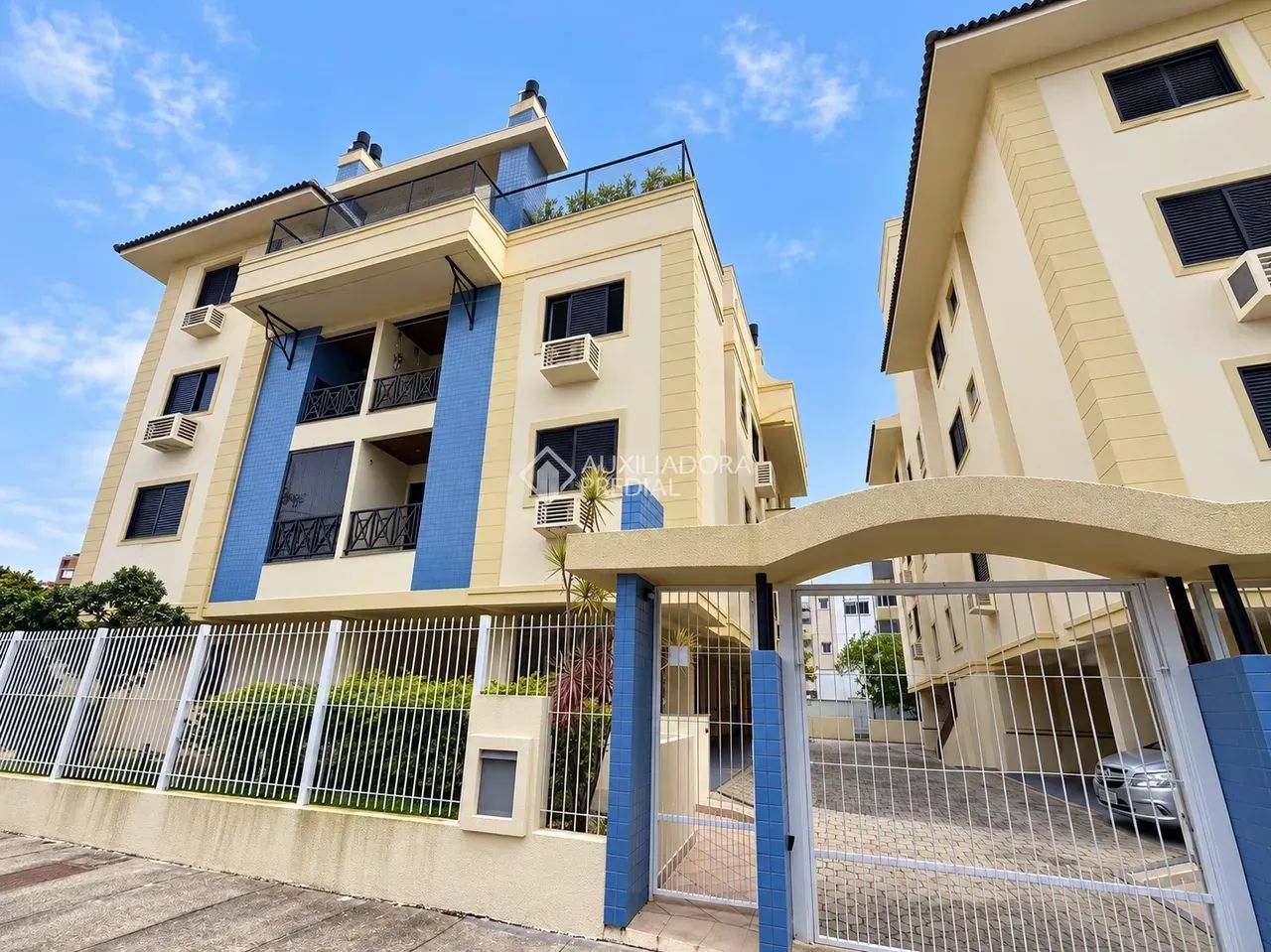 Imóvel para aluguel possui 64 metros quadrados com 2 quartos em Jurerê - Florianópolis - S - Foto 2