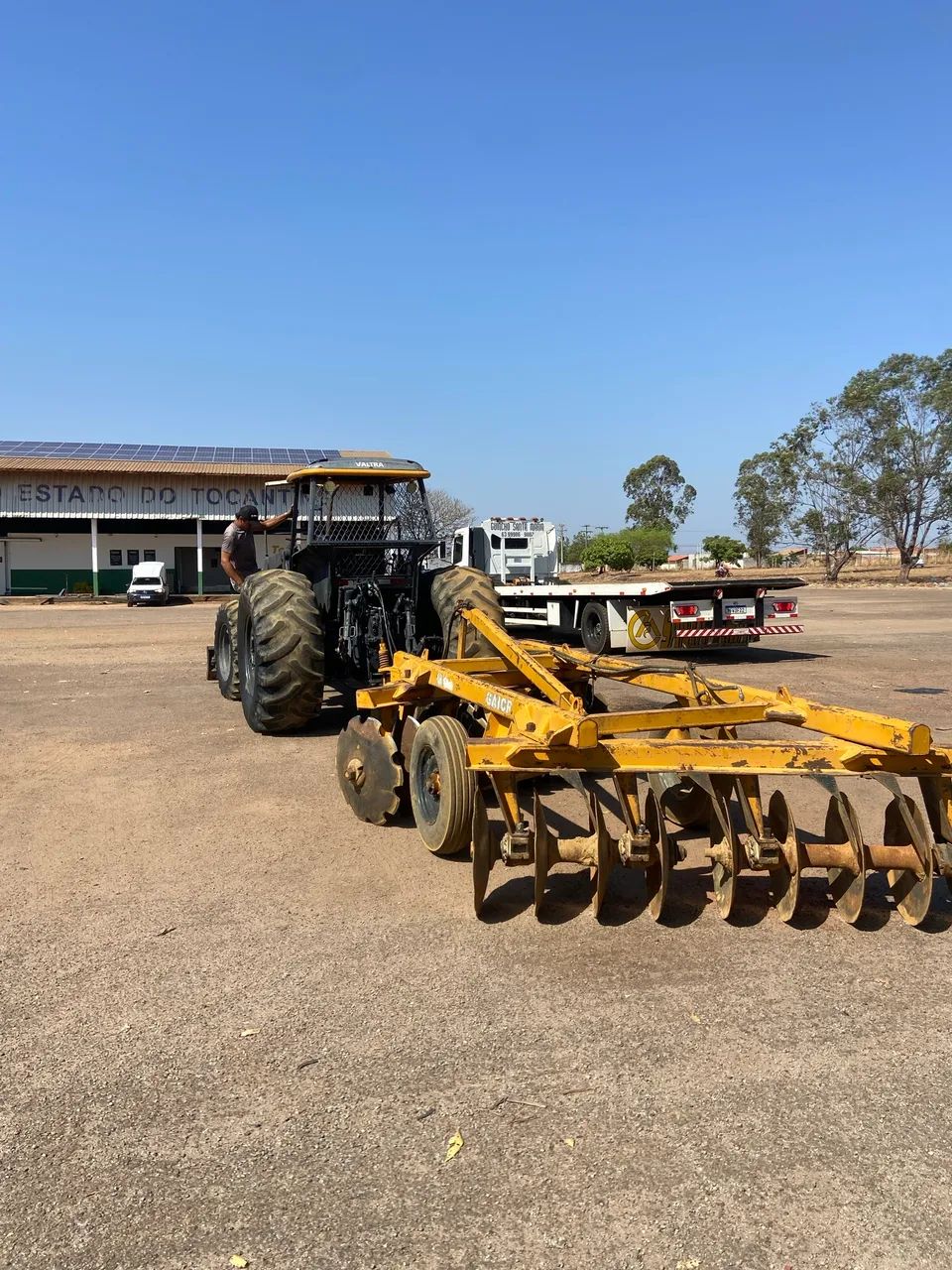 TRATOR VALTRA BM 110 TRAÇADO 2015 - Foto 3