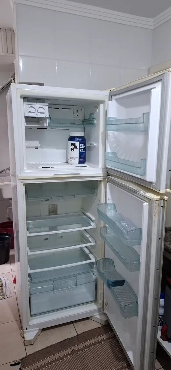 Geladeira (Gela somente em cima) - Foto 3