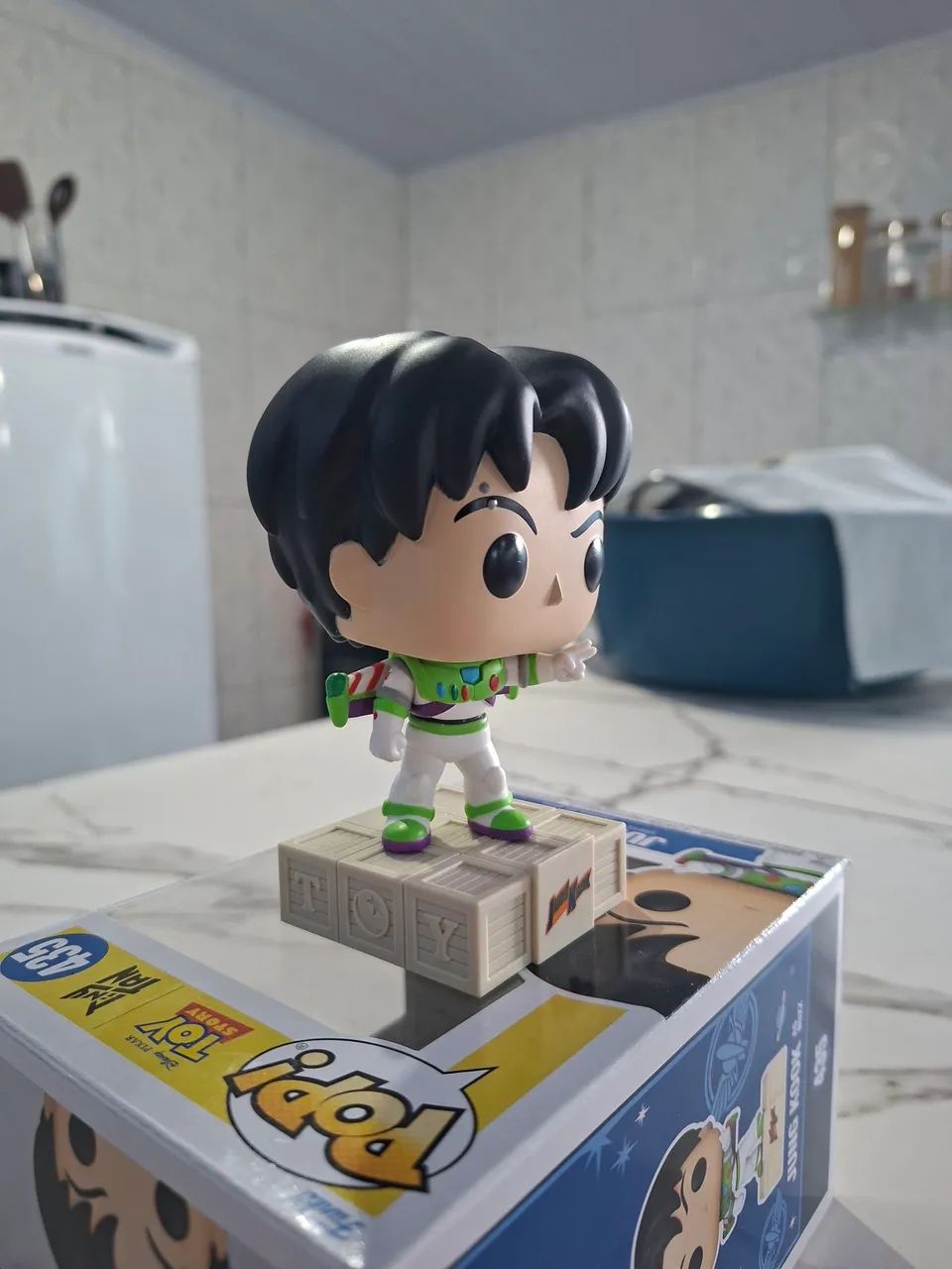 Funko Pop Jungkook Buzz Lightyear - TinyTAN x Toy Story 435 (Original) - Foto 4