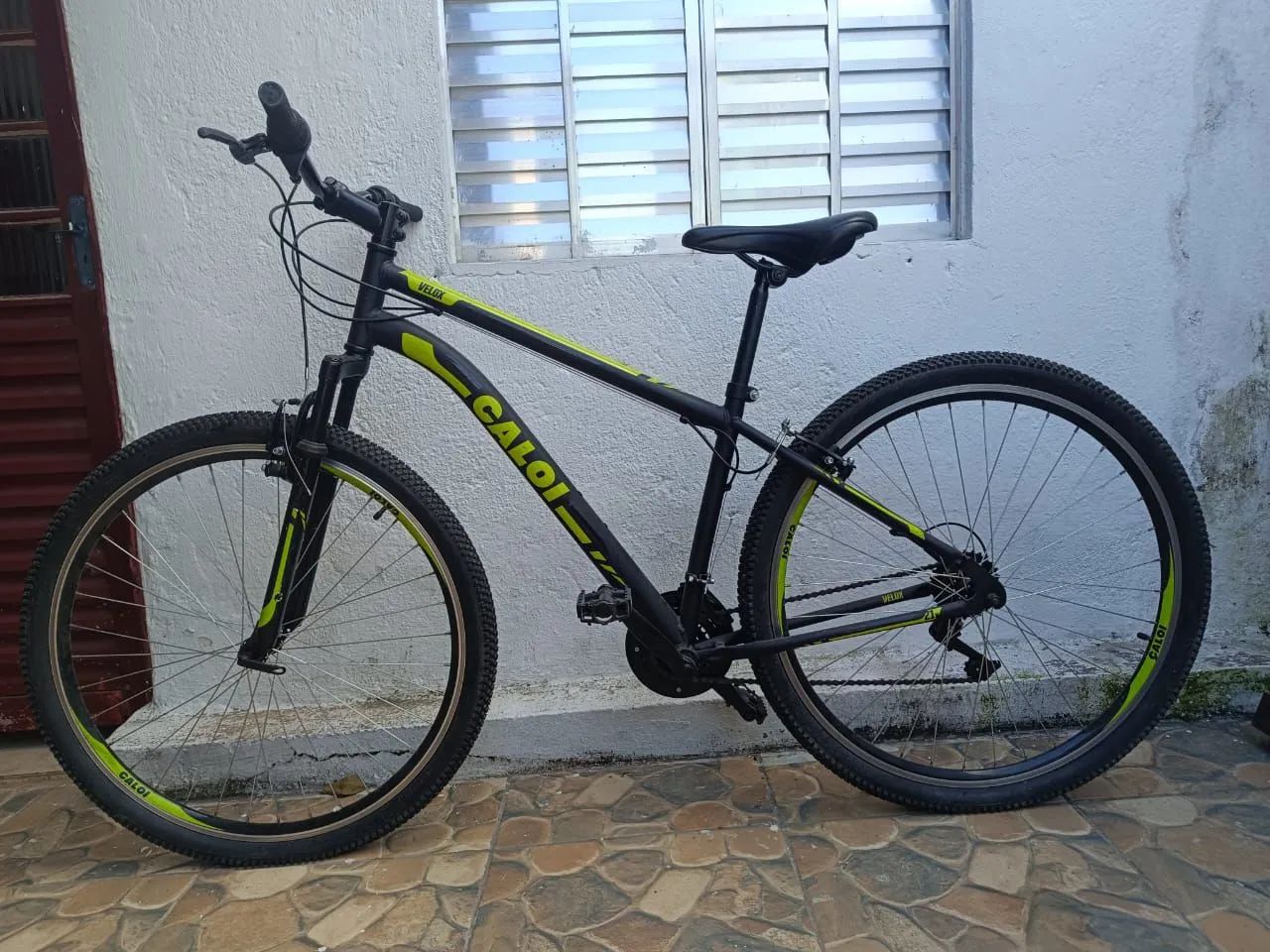 Bicicleta semi nova 