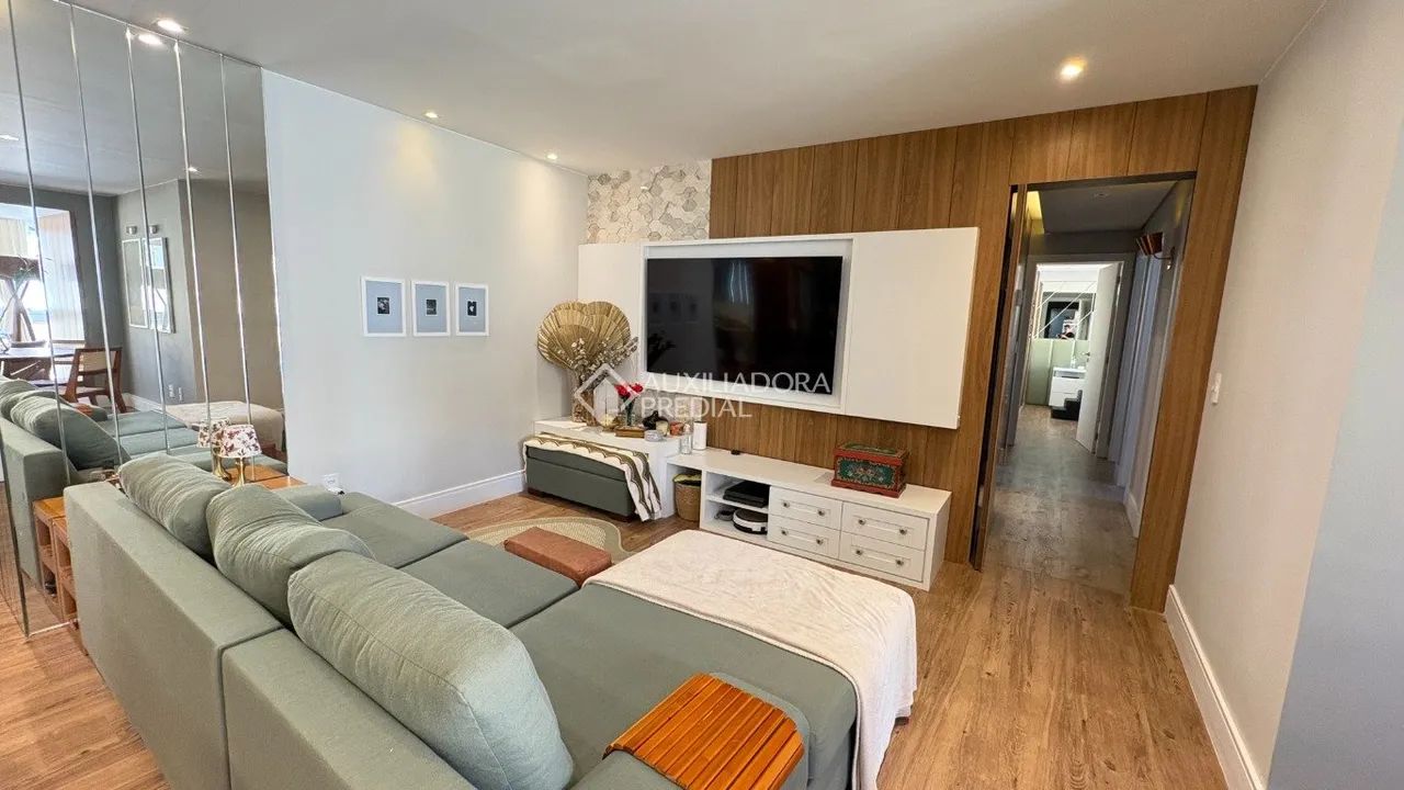 Apartamento de 4 dormitórios com suíte e 3 vagas de garagem no Córrego Grande - Foto 3