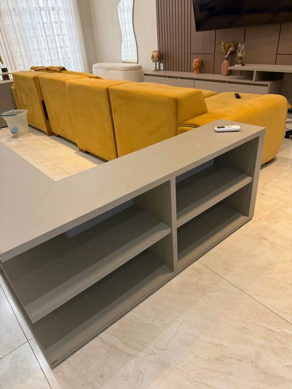 Sofa Mostarda 4 lugares c móvel  - Foto 2