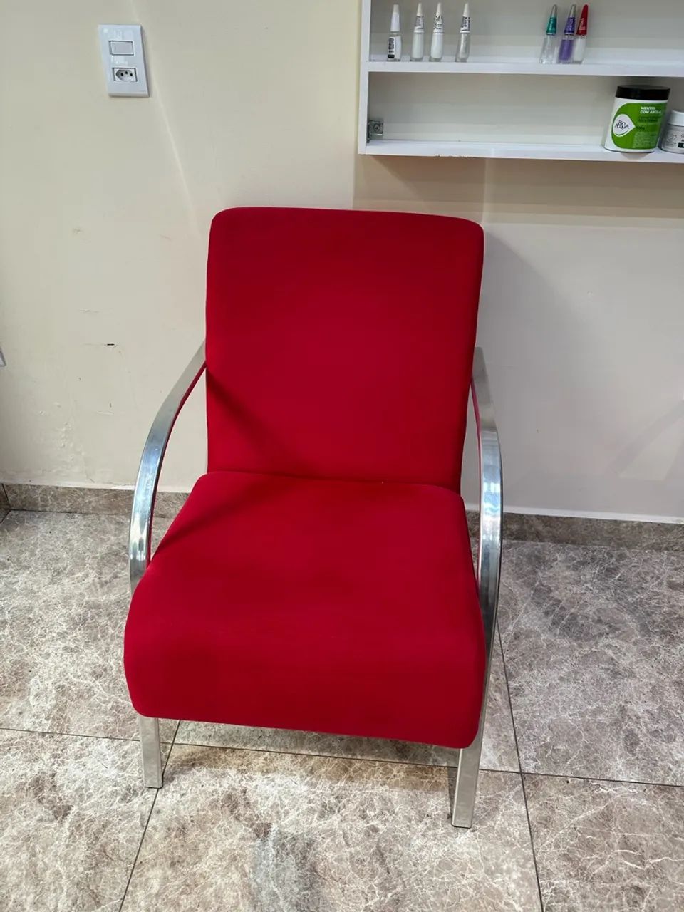 Poltrona vermelha cromada - Foto 2