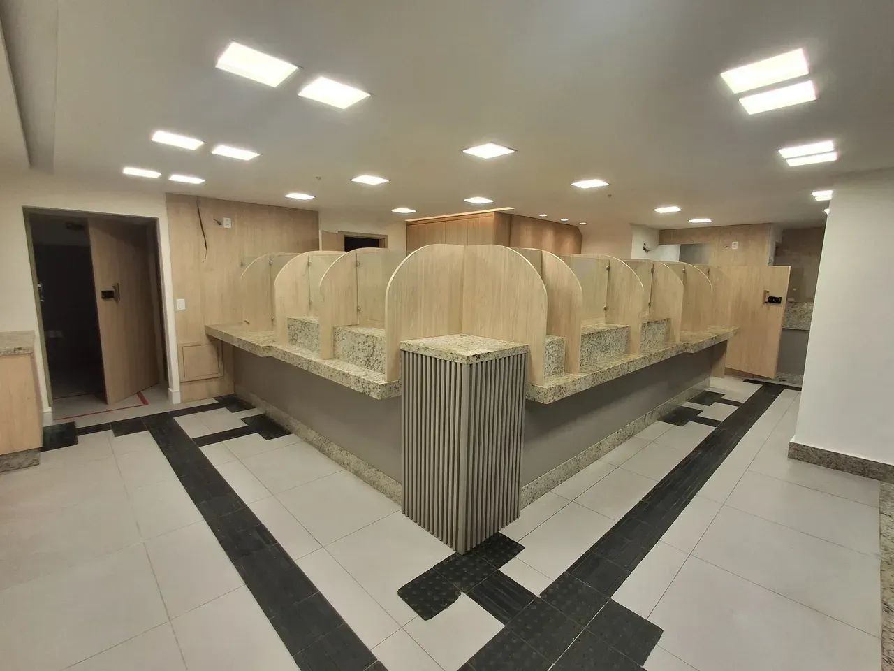 Alugo Sala/Loja Comercial - Térreo - Renascença