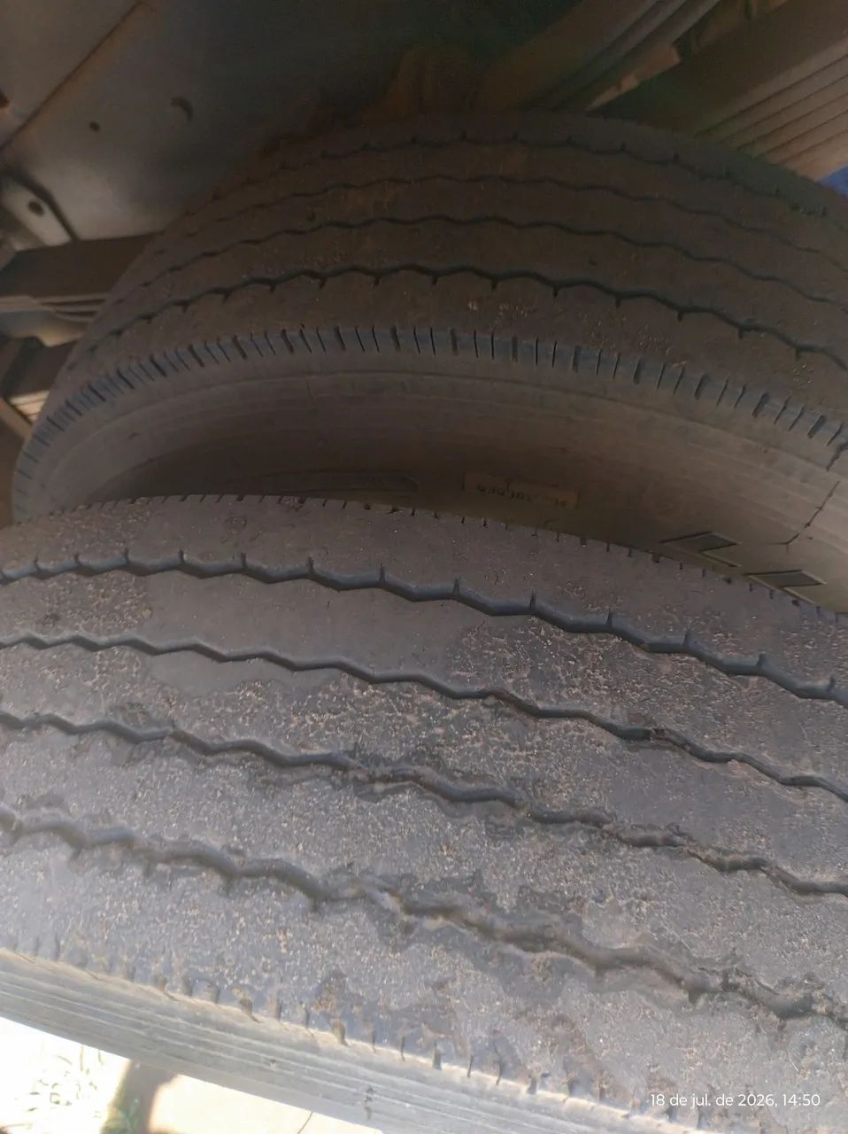 Pneus 215/75 aro17,5 - Foto 2