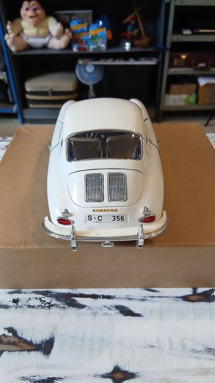 Porsche 356B Coupé 1961. Escala 1:18 (24cm). Da Burago - Foto 5