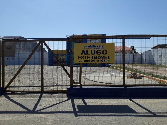 Alugo ótima área na orla da Atalaia - Foto 2