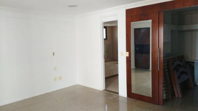 Ed Lucca apartamento amplo e ventilado com localização privilegiada - Foto 8