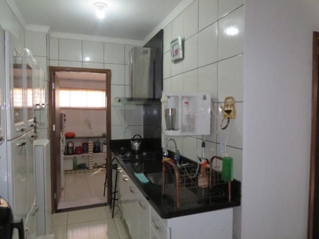 Vendo casa 3 quartos, uma suíte com churrasqueira. Estudo troca apartamento 3 quartos - Foto 13