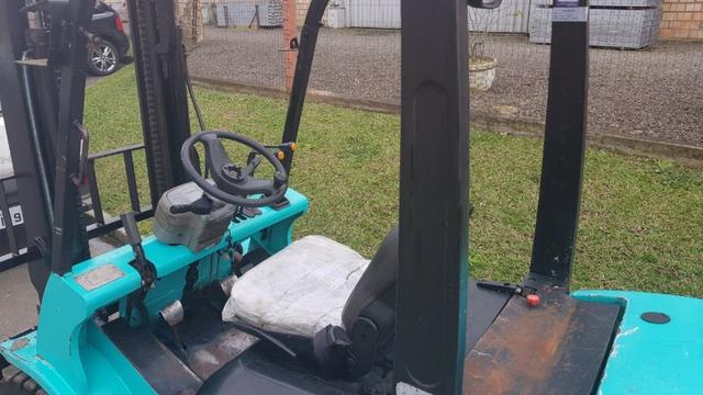 Empilhadeira Maximal M30 cap.3ton - Foto 6