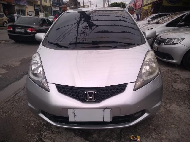 Fit 1.4 LX prata 2011 / banco couro / aut. / completo flex/gnv
