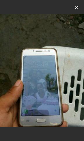 Vendo j2 prime com TV