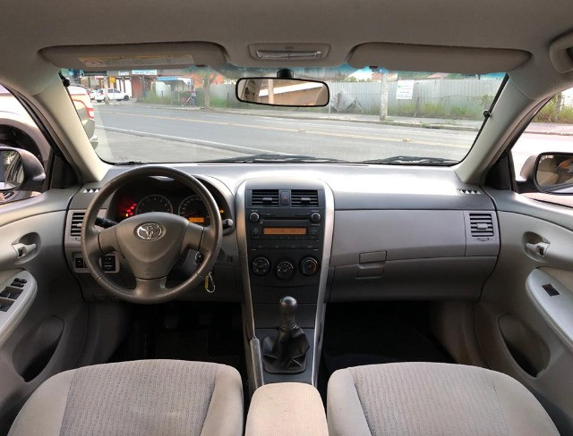 Toyota / Corolla XLi 1.8 Flex 16V Mec. / 2011 - Foto 8
