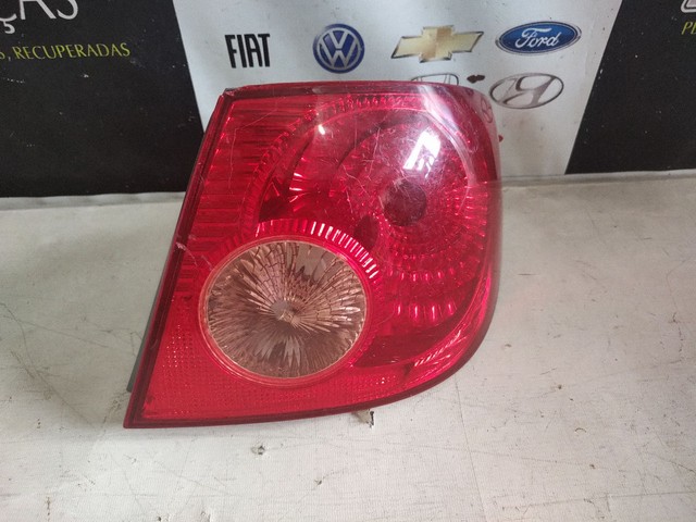 Lanterna Corolla direito 