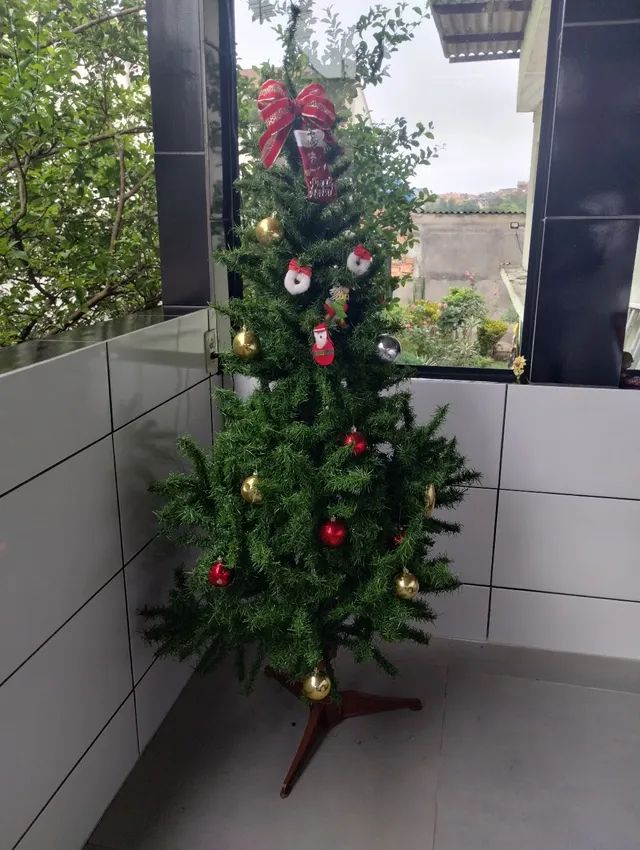 Aluguel de Árvore de Natal Decorada 2,40cm