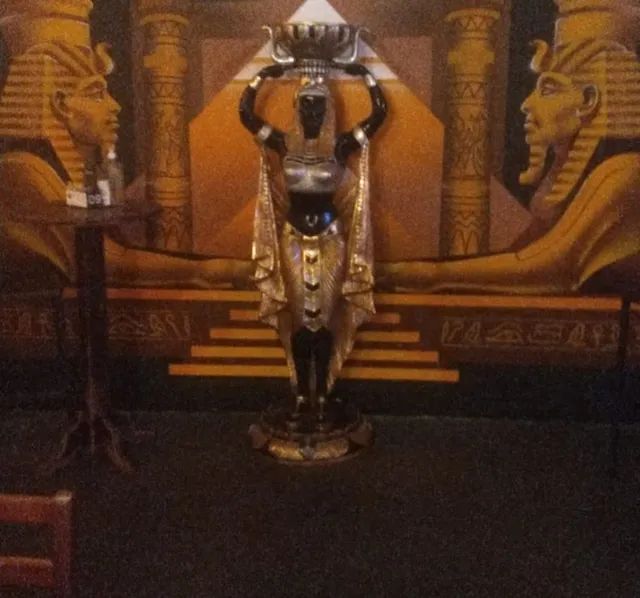 Estátua egpcia grande. Peça linda impecável 
