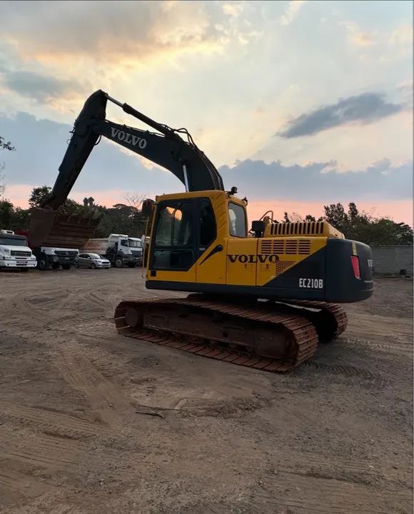 Escavadeira Volvo EC210 2014  - Foto 4