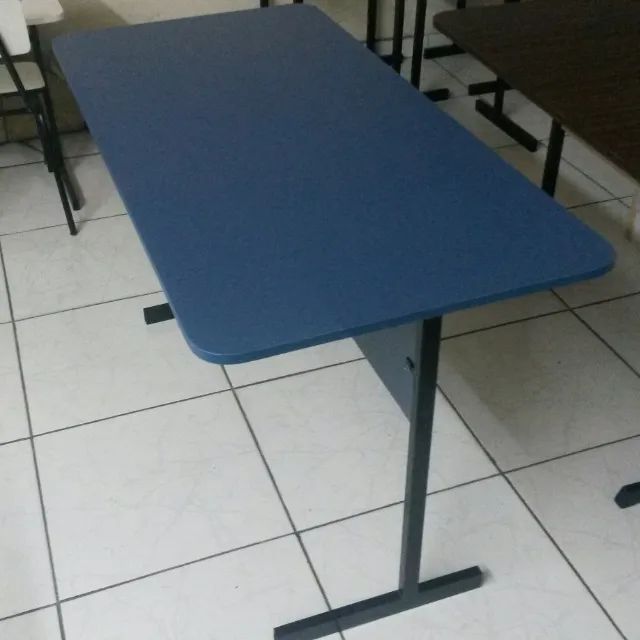 nv- mesa reta azul em mdf com perna de ferro - Foto 2