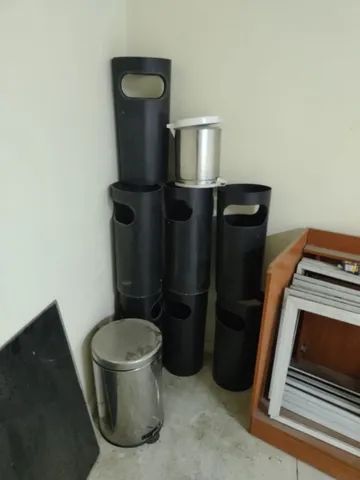 Cestos de lixo escritorio, quantidade. E outros.