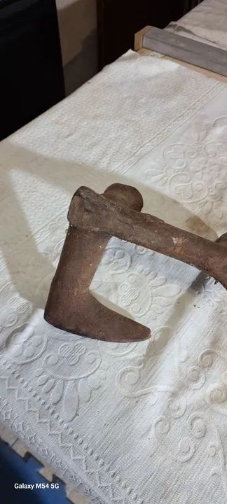 Ferramenta antiga de sapateiro64962661890433122