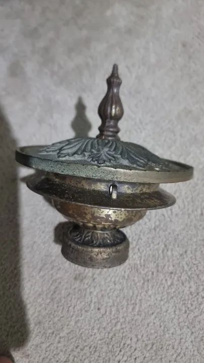 Item antigo em bronze desconheço onq seja vendo barato 