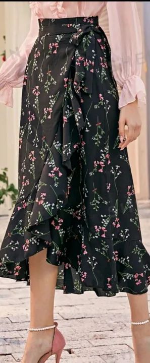 Saia preta floral também P