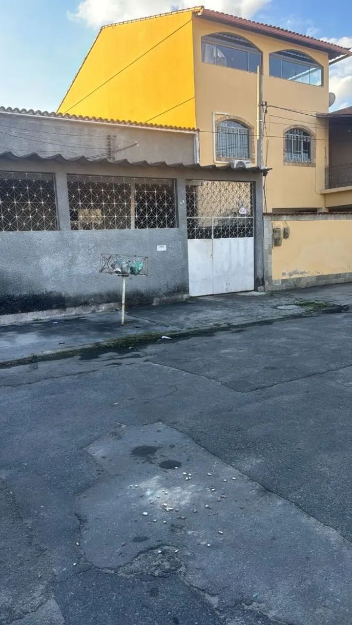 Aluga-se duplex de 2 quartos - Rua Lima de Figueiredo 