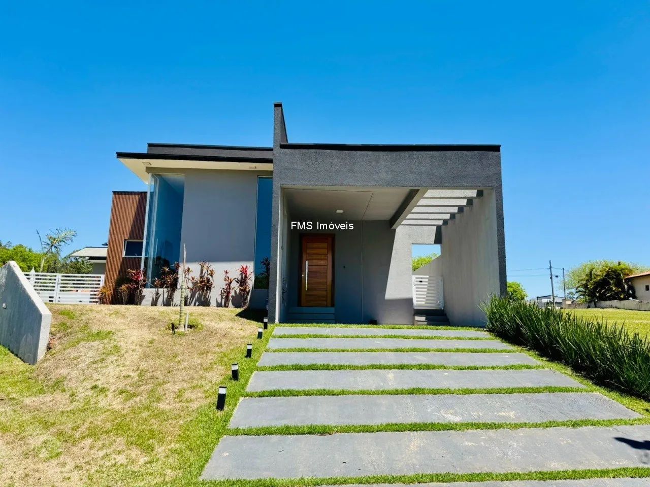 Casa com 4 suítes em condomínio em Porangaba - SP - Foto 2