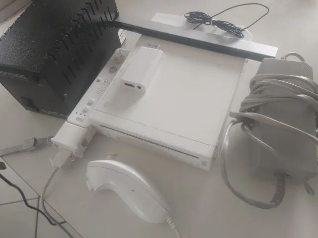 Nintendo Wii + adaptador  HDMI Com cartão SD 30GB com alguns jogos  - Foto 5